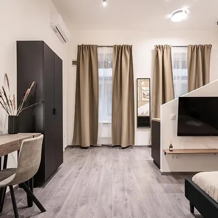 Apartamento Kl31 - Urban Escape - Prime Location - Klauzal Square By Bqa Budapest Exterior foto