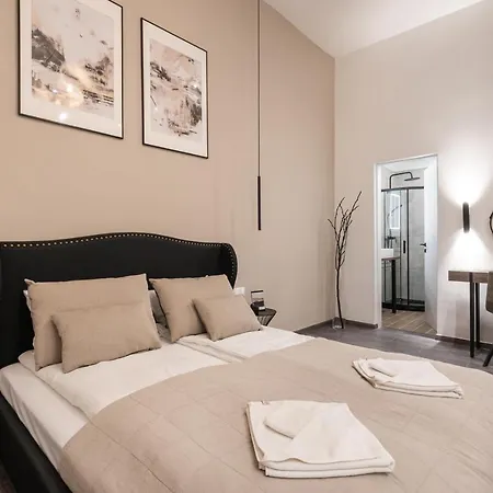 Apartamento Kl31 - Urban Escape - Prime Location - Klauzal Square By Bqa Budapest Exterior foto