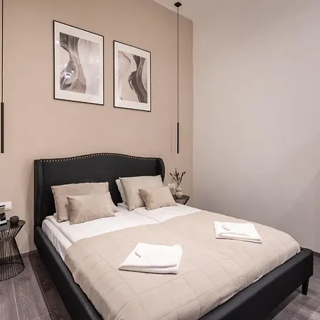 Apartamento Kl31 - Urban Escape - Prime Location - Klauzal Square By Bqa Budapest Habitación foto