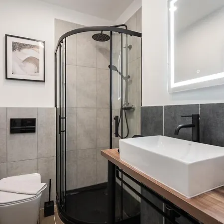Apartamento Kl31 - Urban Escape - Prime Location - Klauzal Square By Bqa Budapest Exterior foto