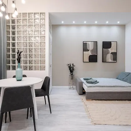 Apartamento Kl31 - Urban Escape - Prime Location - Klauzal Square By Bqa Budapest Exterior foto