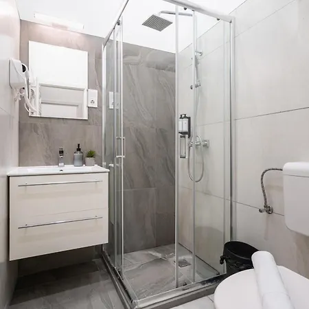Apartamento Kl31 - Urban Escape - Prime Location - Klauzal Square By Bqa Budapest Exterior foto