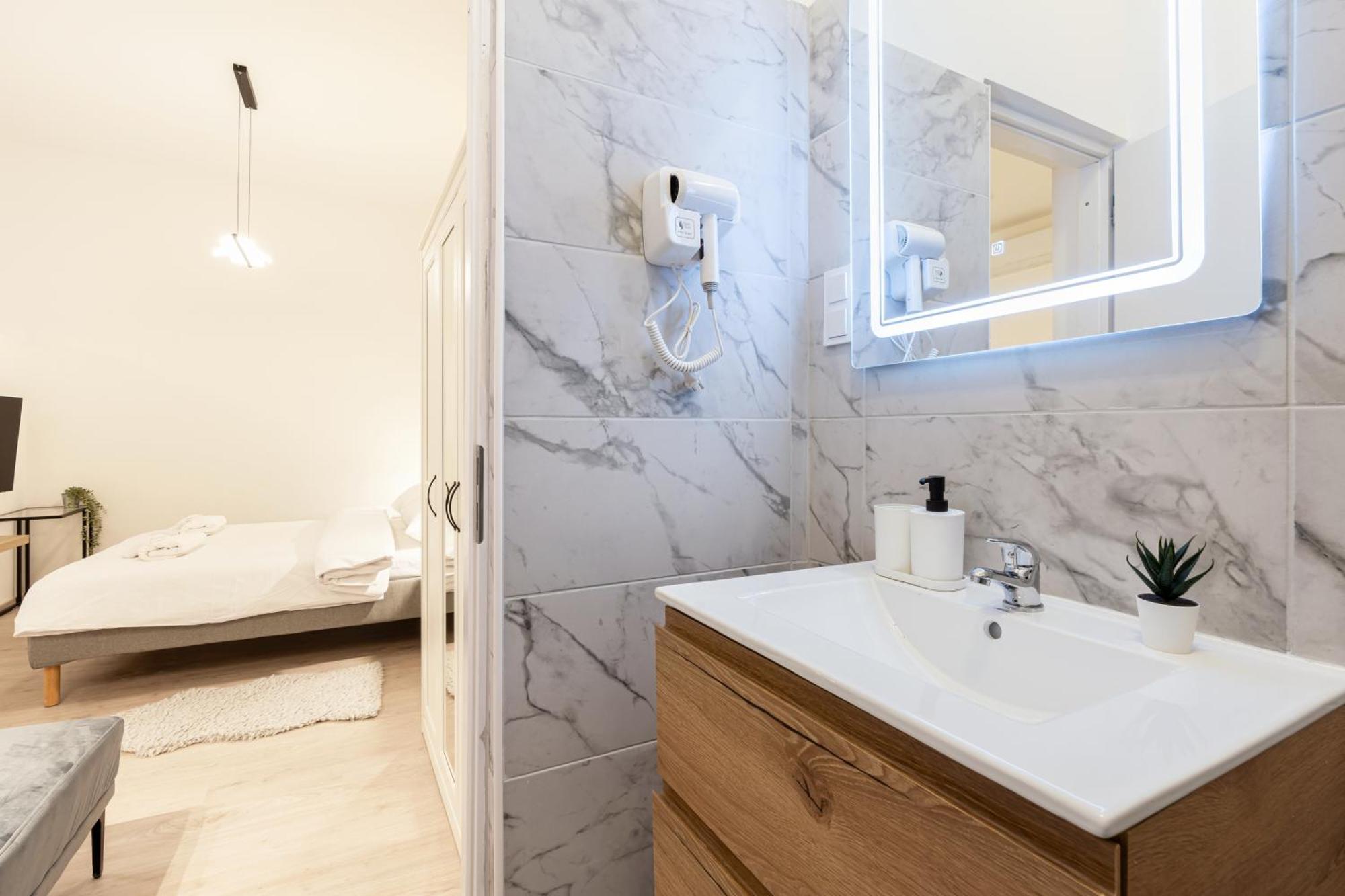 Kl31 - Urban Escape - Prime Location - Klauzal Square By Bqa Apartmán Budapest