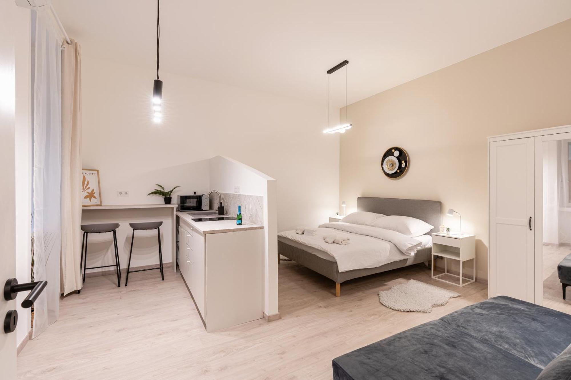 Kl31 - Urban Escape - Prime Location - Klauzal Square By Bqa *